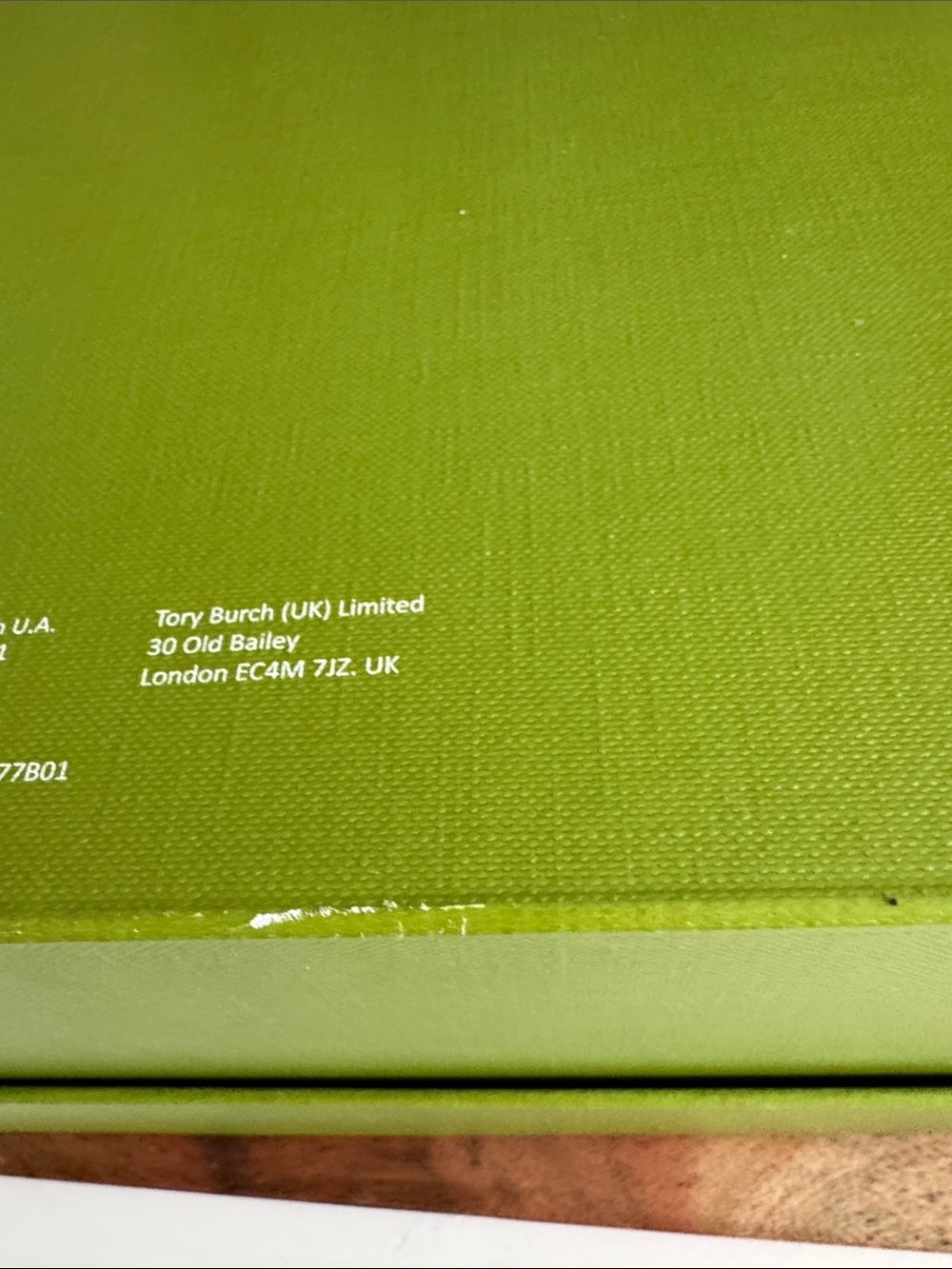 Tory Burch Lime Green Shoe Box with Gold Logo - Picture 5 of 10